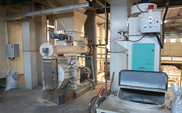 飼料設(shè)備 飼料設(shè)備