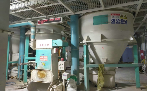 飼料設(shè)備機(jī)械為我國(guó)畜牧業(yè)的繁榮作出了巨大貢獻(xiàn)